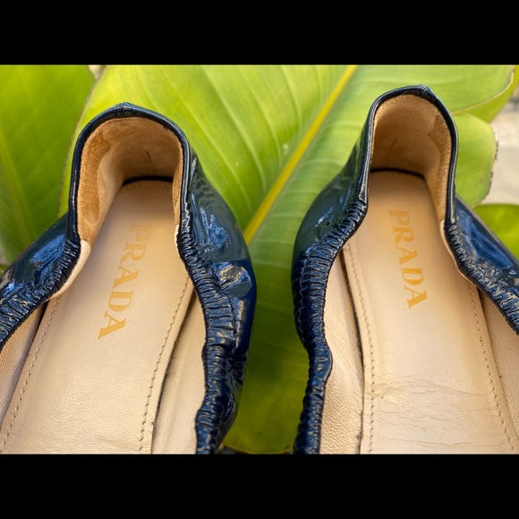 PRADA Patent Leather Bow Ballet Flats Navy Blue - Picture 4 of 9